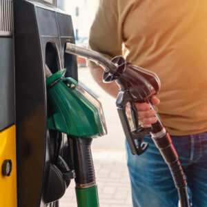 Benzyna czy diesel? Które paliwo będzie lepsze dla Twojego samochodu i korzystniejsze dla portfela?